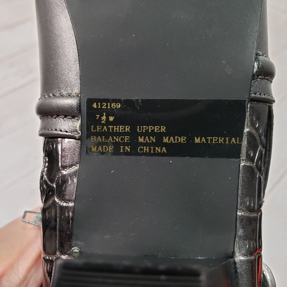 New! AJ Valenci Women's Pewter Leather Booties - Picture 8 of 9